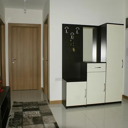 Blue Shine Apartment *